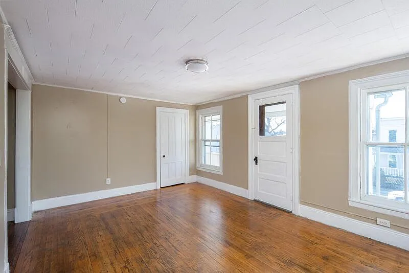 2 bed, 1.0 bath, 1000 sqft, $1,245 — Photo 3