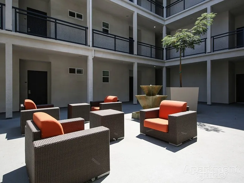 Bella Mare 6th street — Photo 2