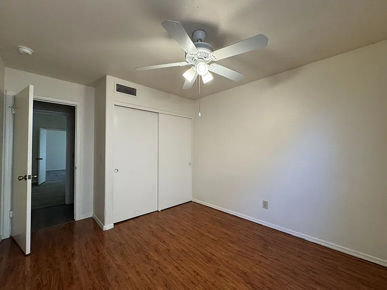 131 S Sean Dr — Photo 34