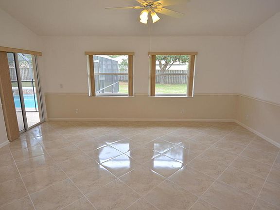 5th image of 5705 NW Zenith Dr
