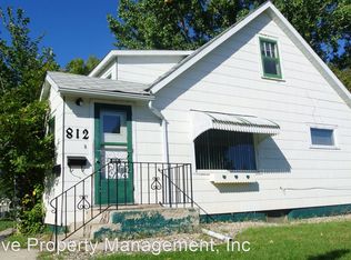 812 Park St, Minot, ND 58701