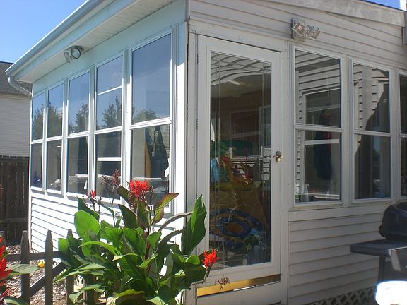 3 Season room