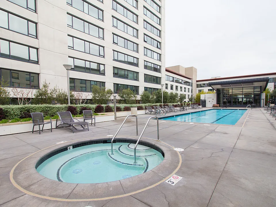 250 KING Apartments
