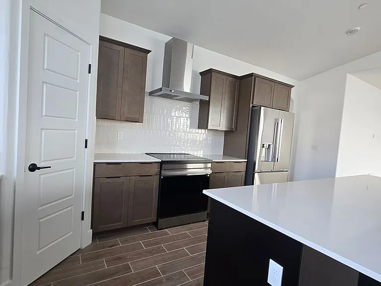 1455 N Frontier St — Photo 4