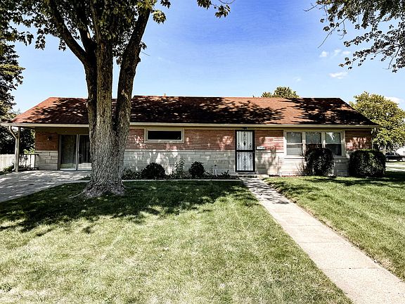 3rd image of 449 Carol Dr