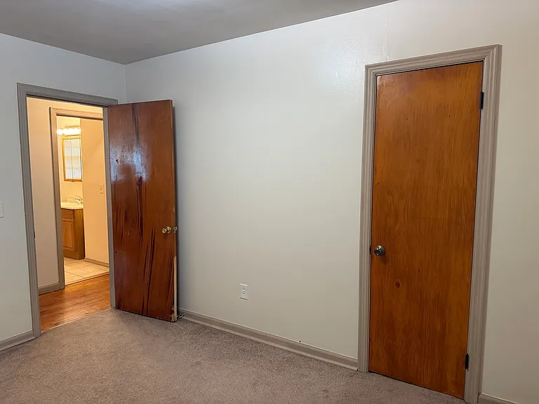 484 S Deepwood Dr — Photo 15