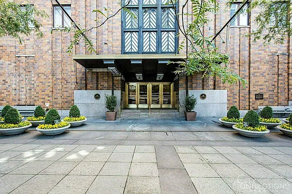 Rented by City Connections Realty | media 11