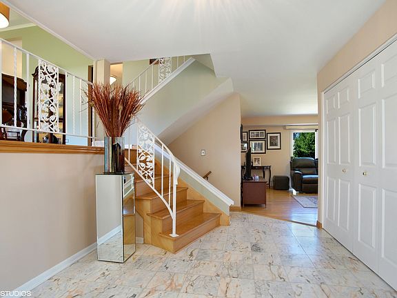 4th image of 9848 N Lauren Ln