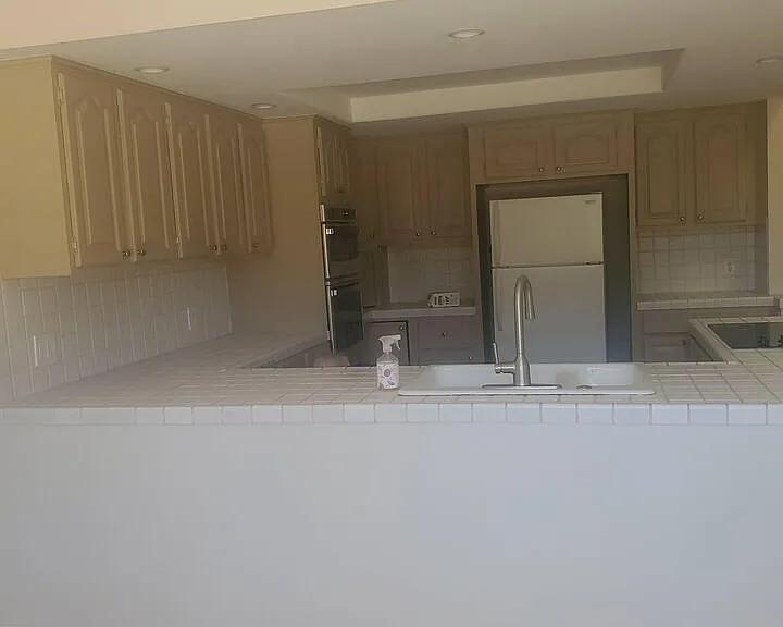 Parado Del Sol Dr — Photo 11