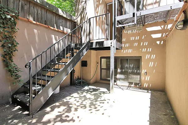 Rented by JK Dansar Corp | media 18