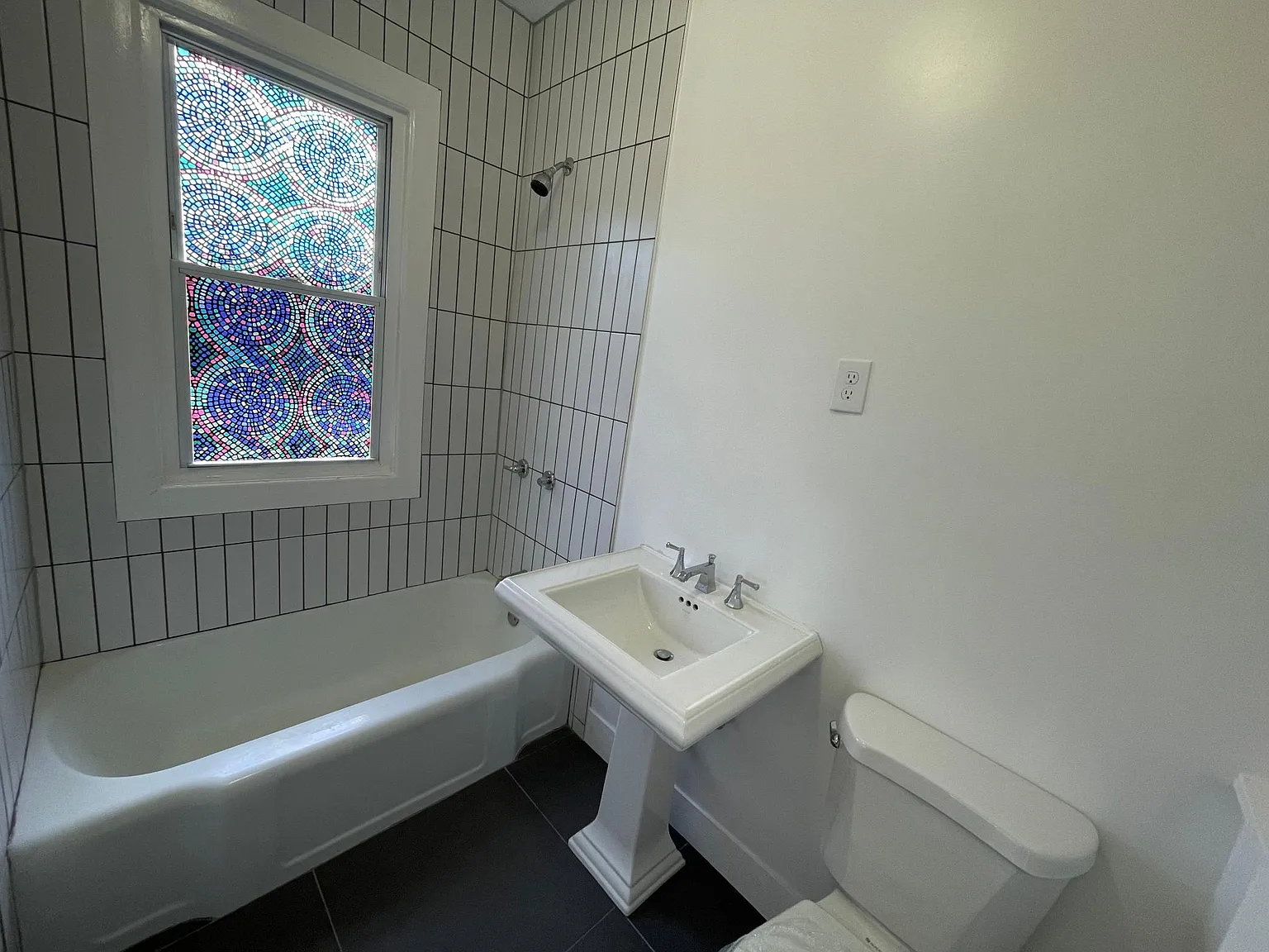 215 E Center St — Photo 2