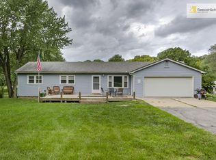 7026 NW Kerns Dr, Parkville, MO 64152