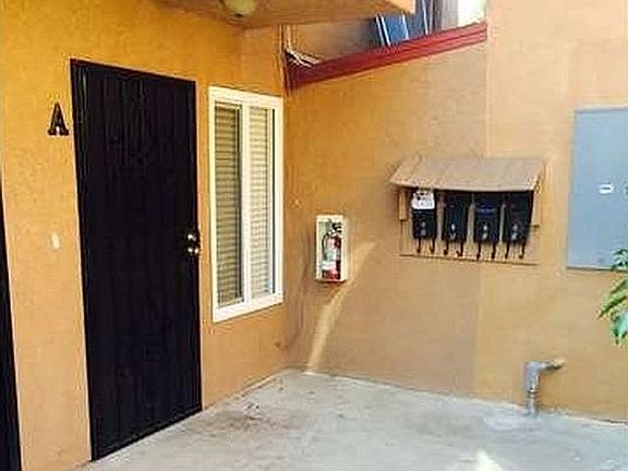 2nd image of 2516 Elsinore St APT A