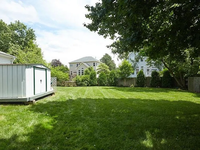 1605 Bayou Ct — Photo 15