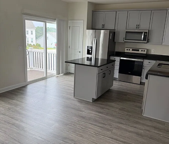 515 John Adams Dr — Photo 12