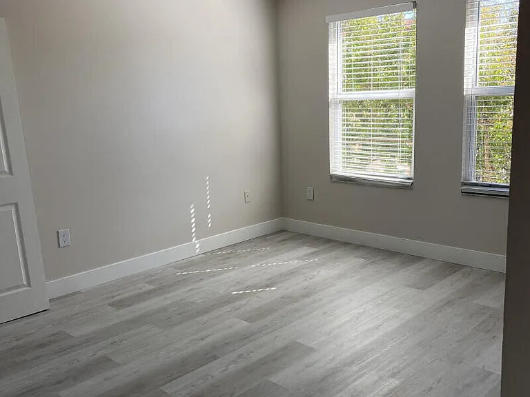 1018 Villa Cir — Photo 9