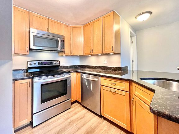 5th image of 1221 N Dearborn St