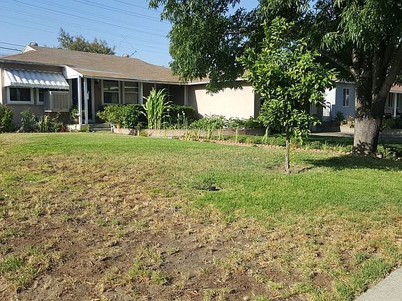 2nd image of 939 E Rosewood Ct