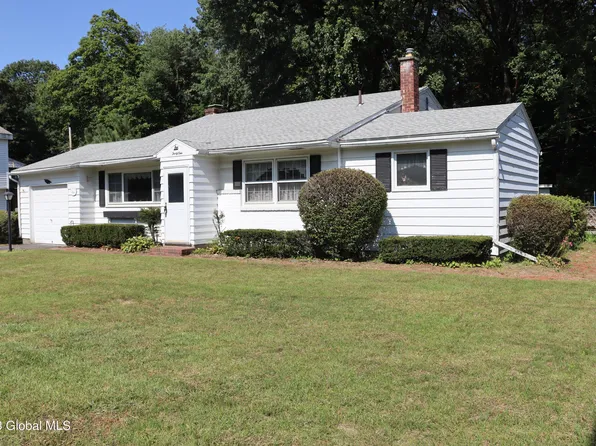 31 Bridle Path, Albany, NY 12205