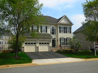 42912 Ridgeway Dr, Ashburn, VA 20148