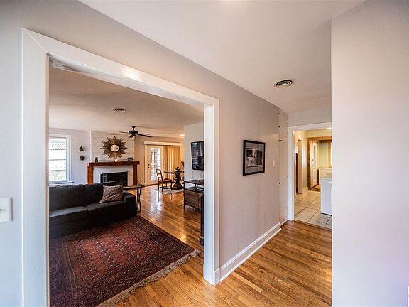 3rd image of 343 Friedman Ave