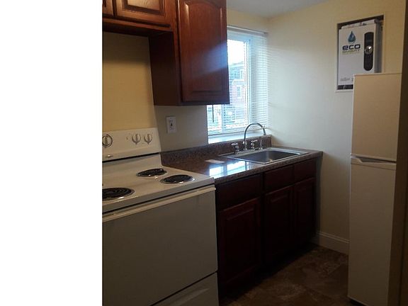 5th image of 1140 E Hewson St