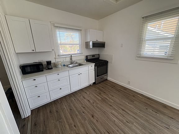 3rd image of 708 J Ave #708