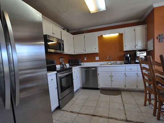 5th image of 919 Holly Hill Dr