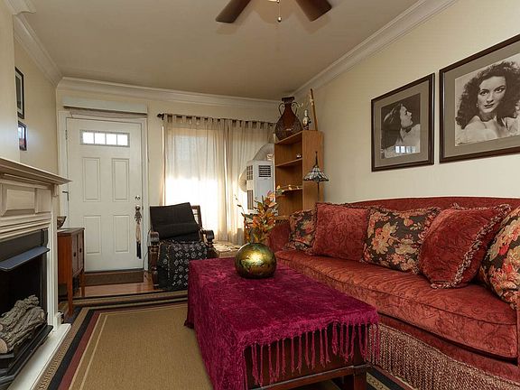 5th image of 589 11th St APT 15