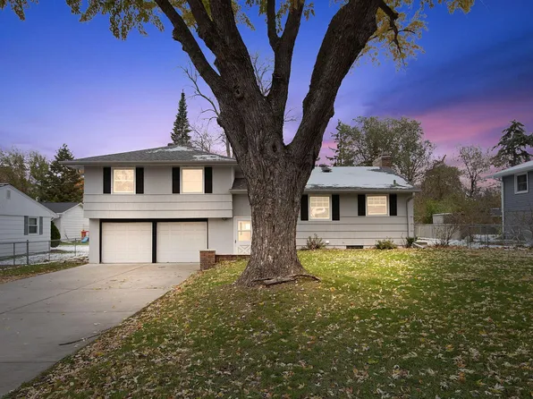 4220 W 70th St, Edina, MN 55435