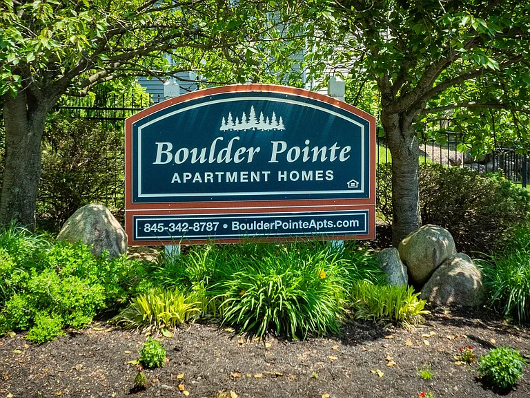 Boulder Pointe Apartments — Photo 38