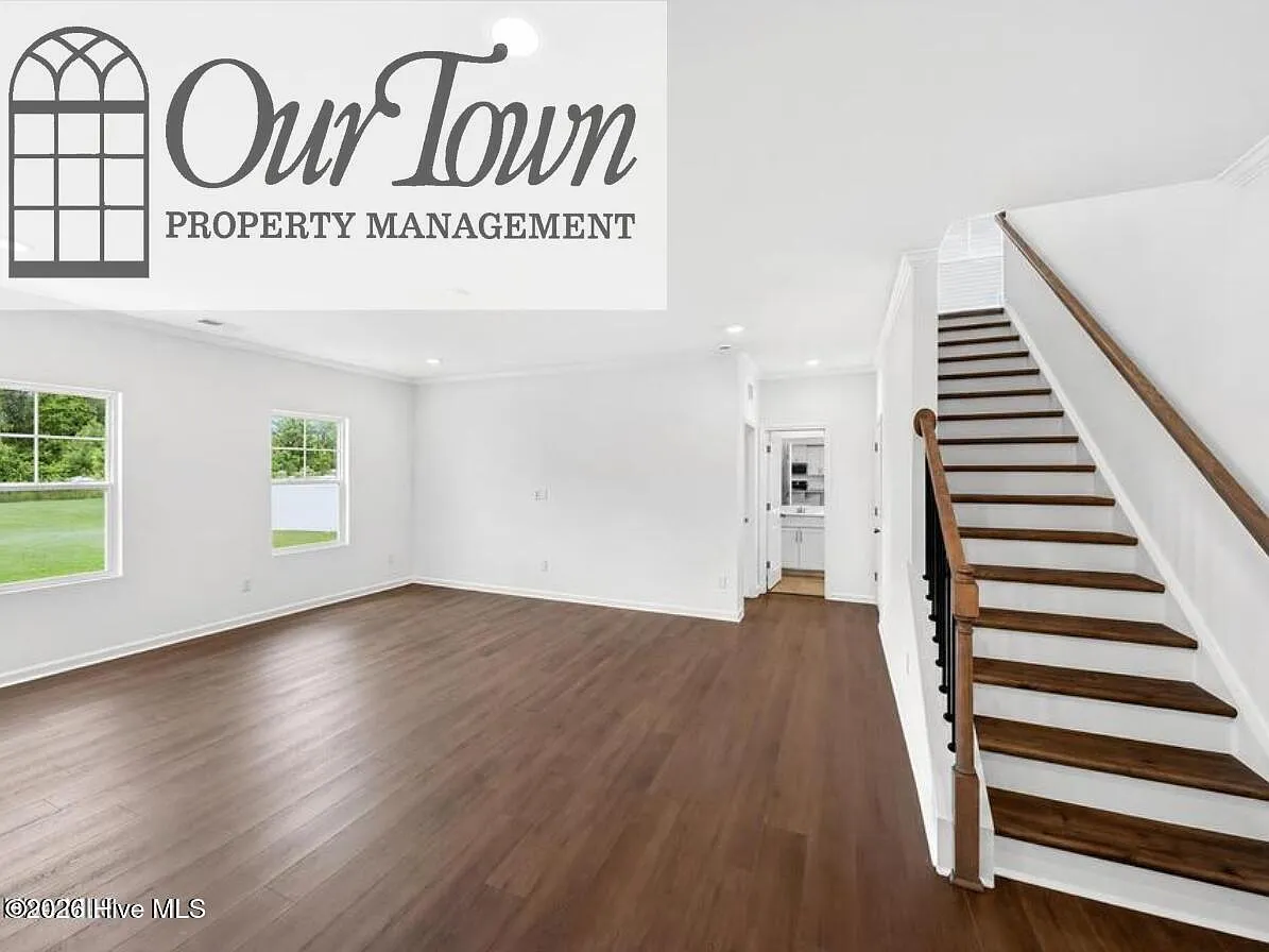 5 bed, 4.0 bath, 3000 sqft, $2,895 — Photo 2