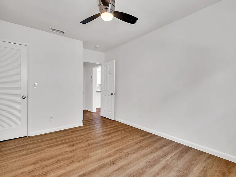 1536 Bonnie Brae St — Photo 23