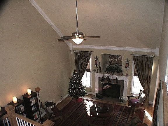 Open LR to Kitchen & Den