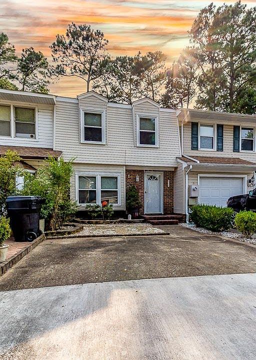 1st image of 915 Wildwood Square Ct