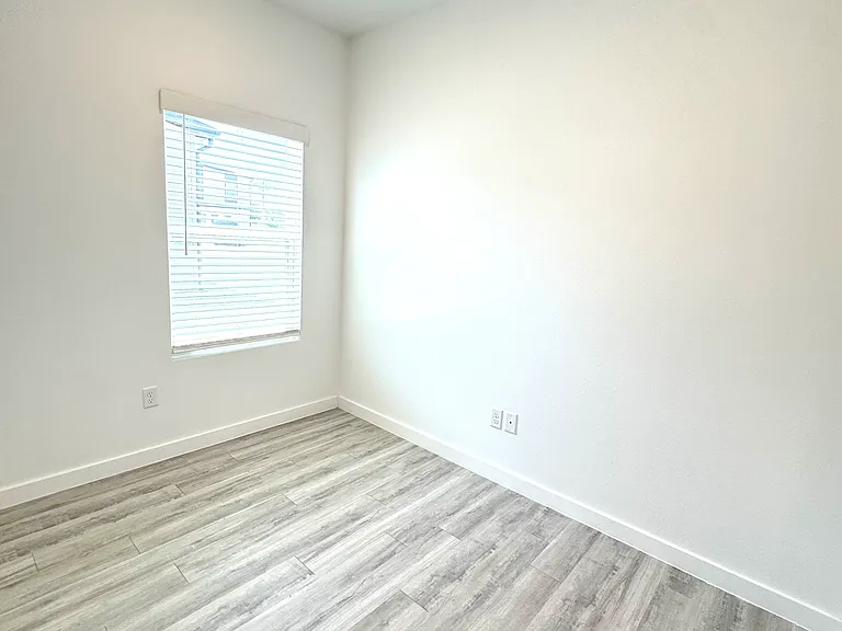 821 Massachusetts Ave — Photo 6