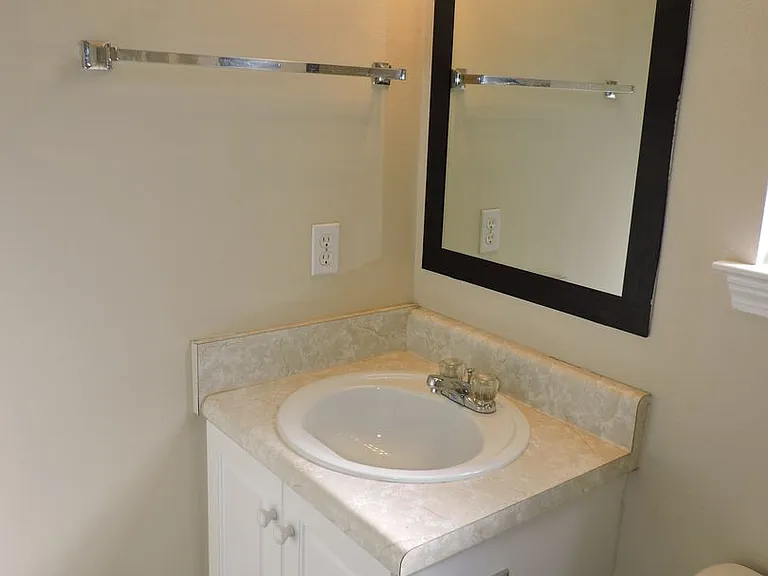 1005 Antigua Cir — Photo 9