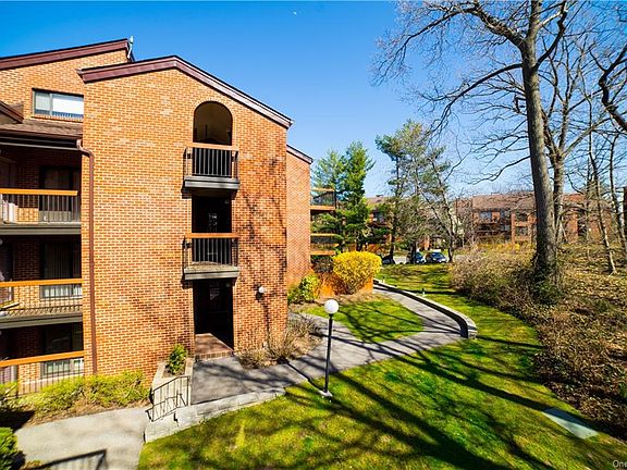 2nd image of 14 Bronxville Glen Dr Building 23-3