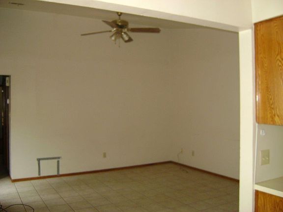 4th image of 1510 NW Columbia Ave APT A