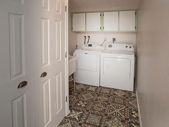5th image of 2738 Fern Dr
