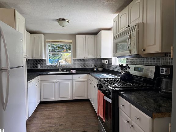 4th image of 4972 NE East Shore Dr