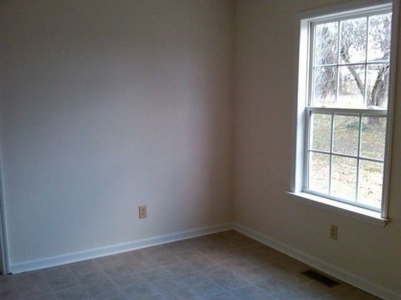 2nd image of 144 Willow St