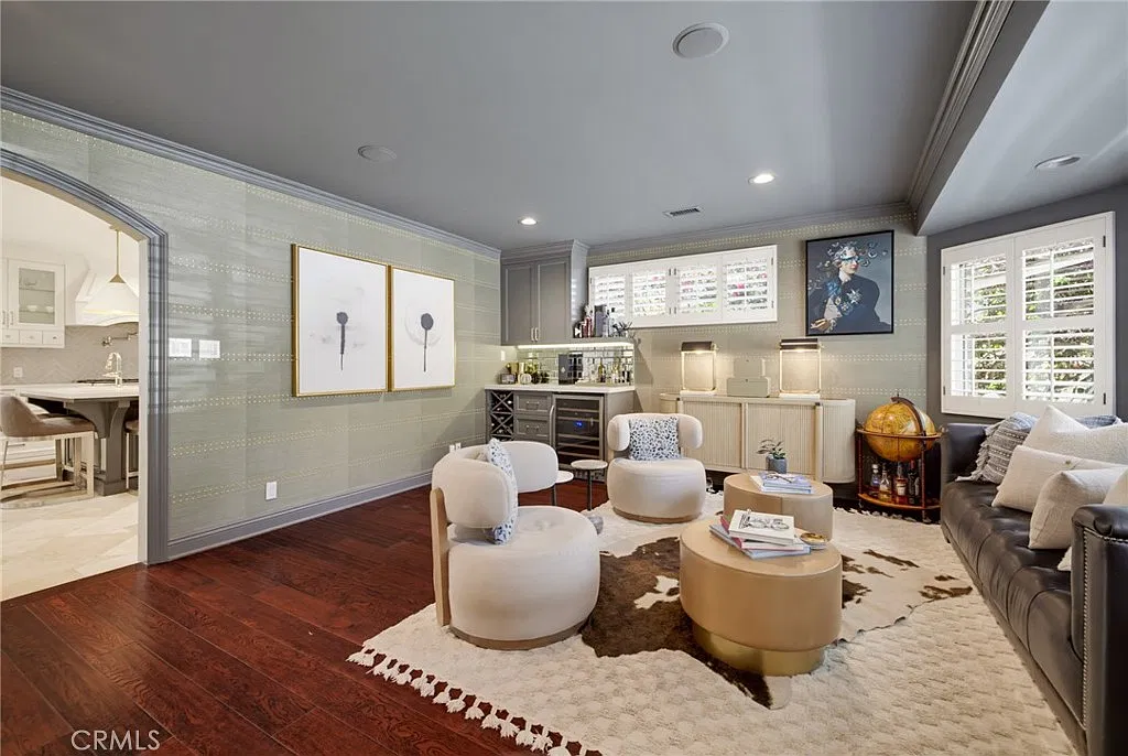 4 bed, 2900 sqft, $9,300 — Photo 3