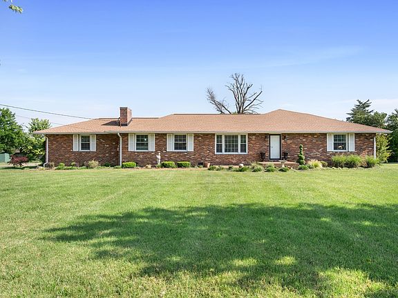 2nd image of 3013 Stanwyck Dr
