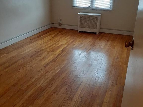 5th image of 213 Medway St APT 6A