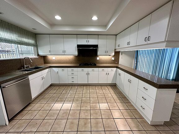 2nd image of 5538 Alcove Ave