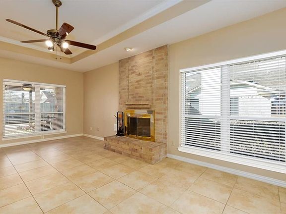 4th image of 512 Valley Drive