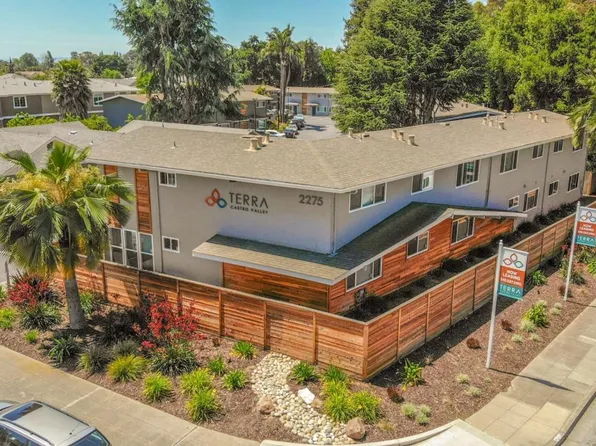 Grove Castrovalley, Castro Valley, CA 94546