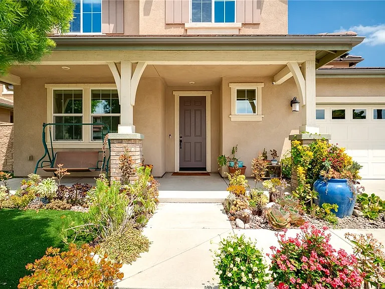 5676 Avocet Dr — Photo 2