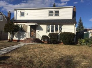 687 Martin Dr, Uniondale, NY 11553